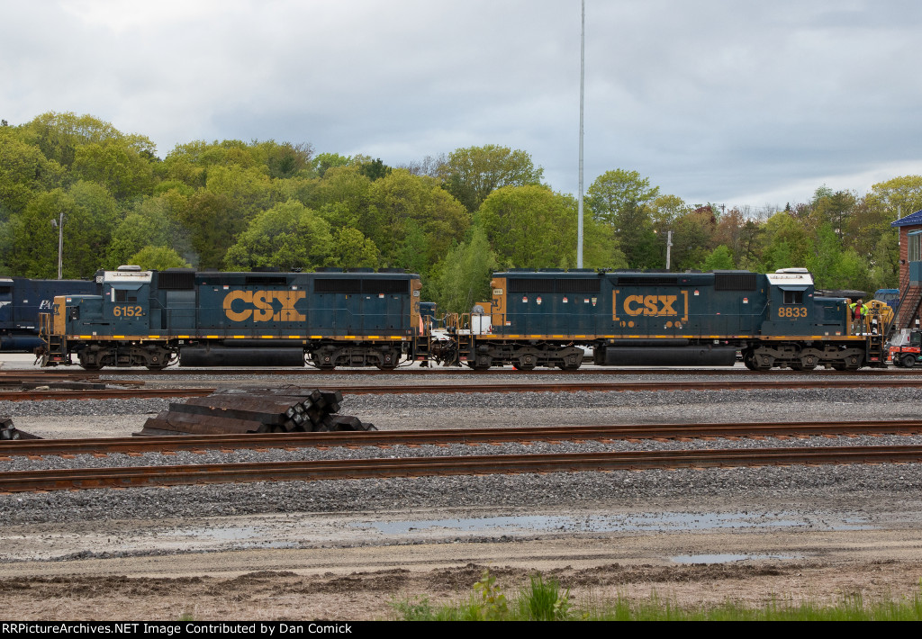 CSXT 6152 & CSXT 8833